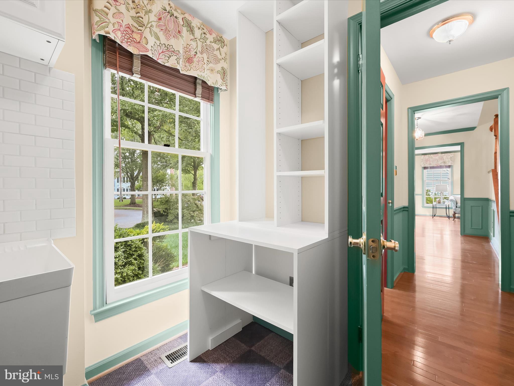 VILLAGE GATE - Residential