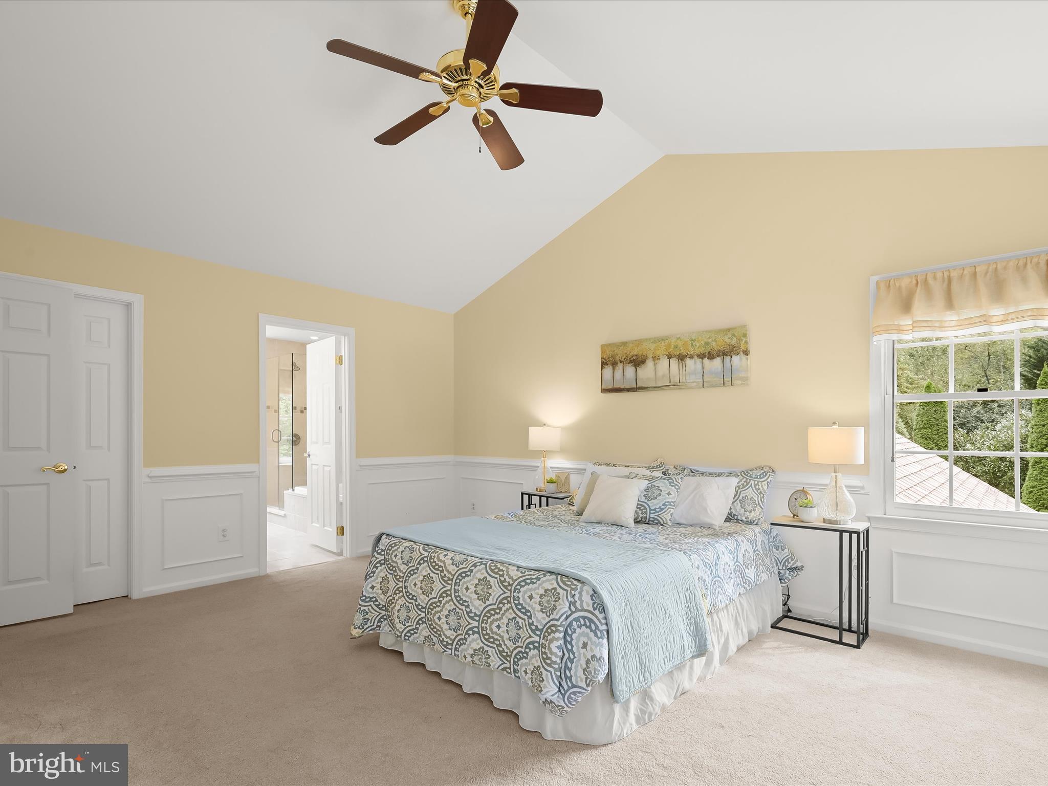 VILLAGE GATE - Residential