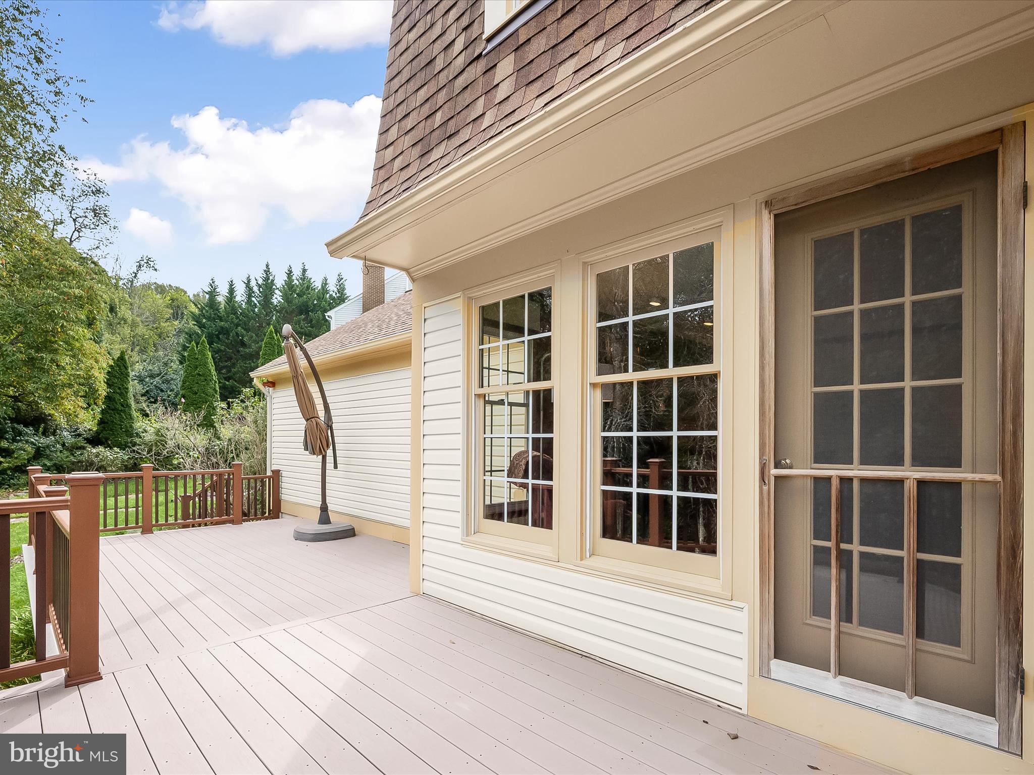 VILLAGE GATE - Residential