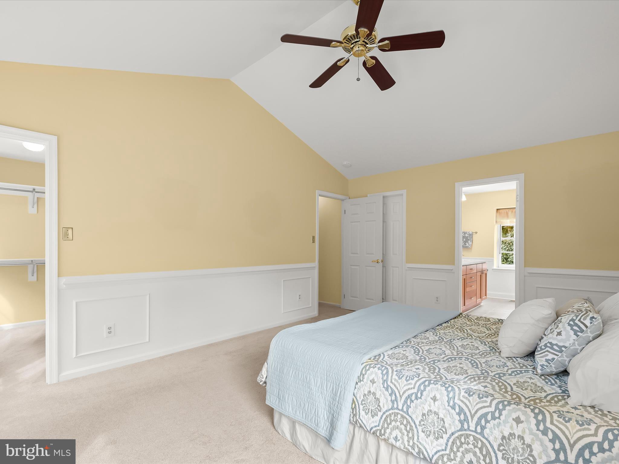 VILLAGE GATE - Residential