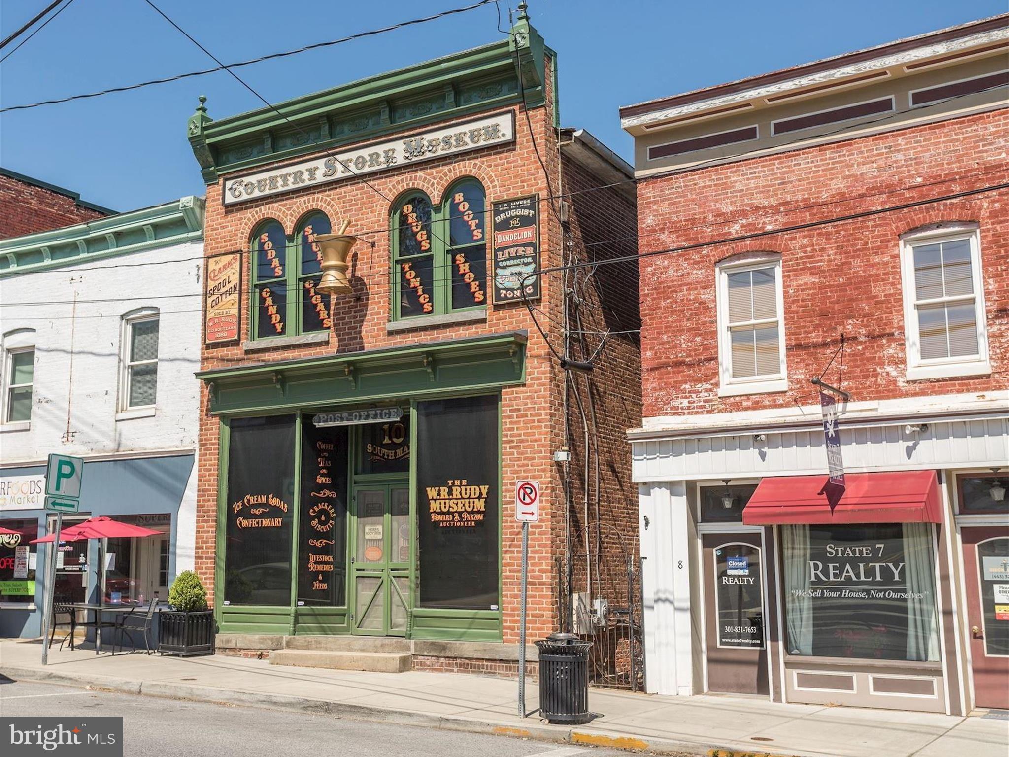 VILLAGE GATE - Residential