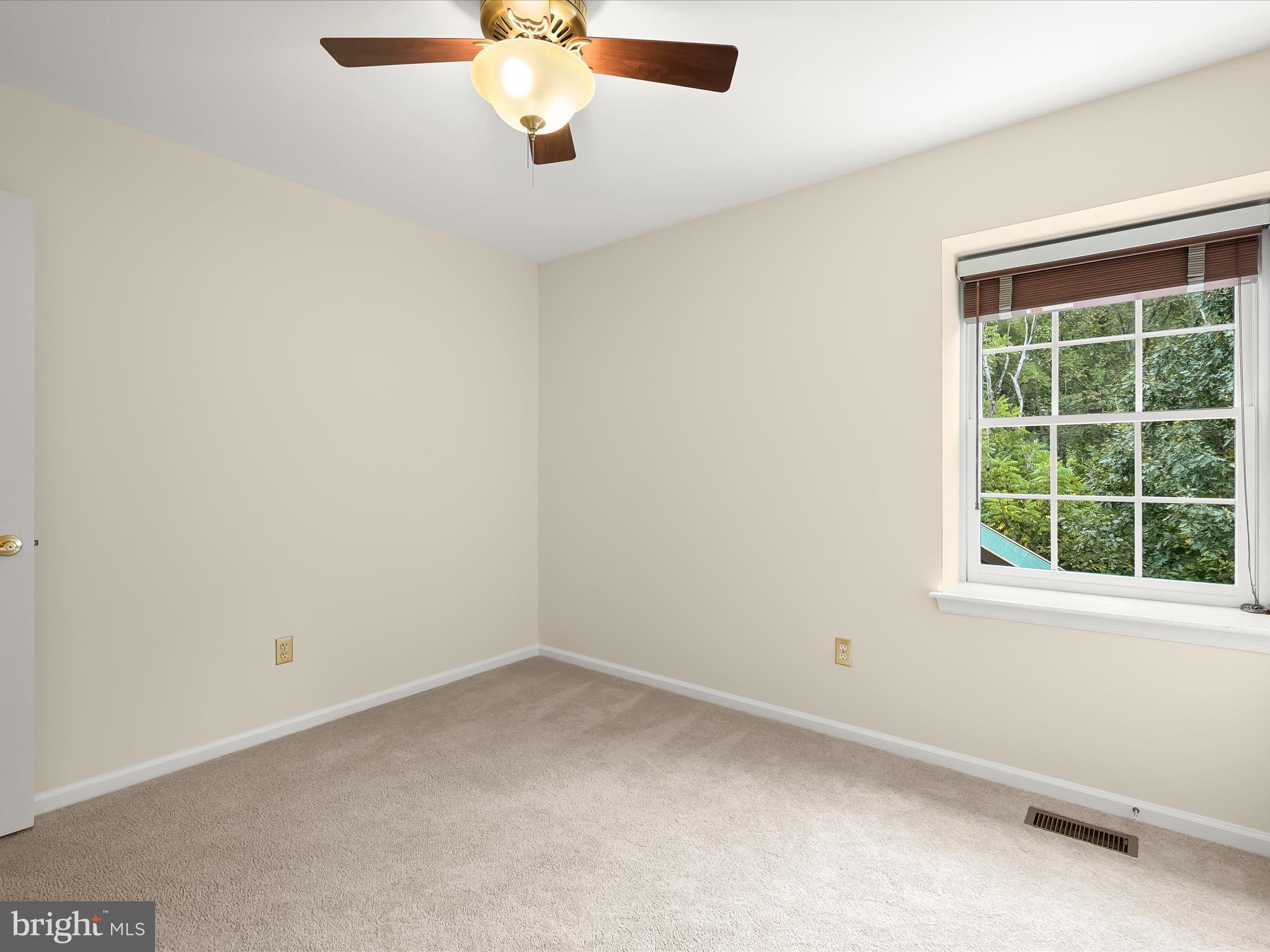 VILLAGE GATE - Residential