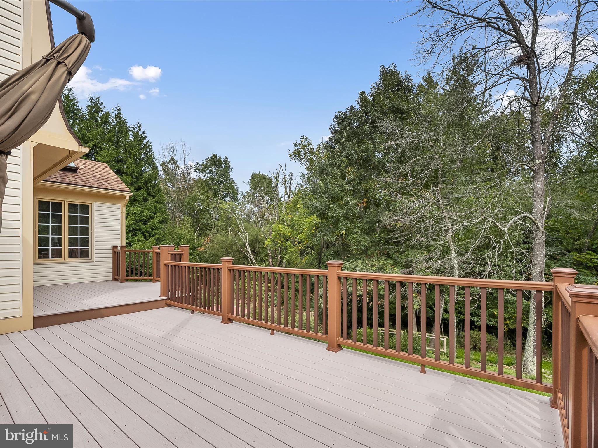 VILLAGE GATE - Residential