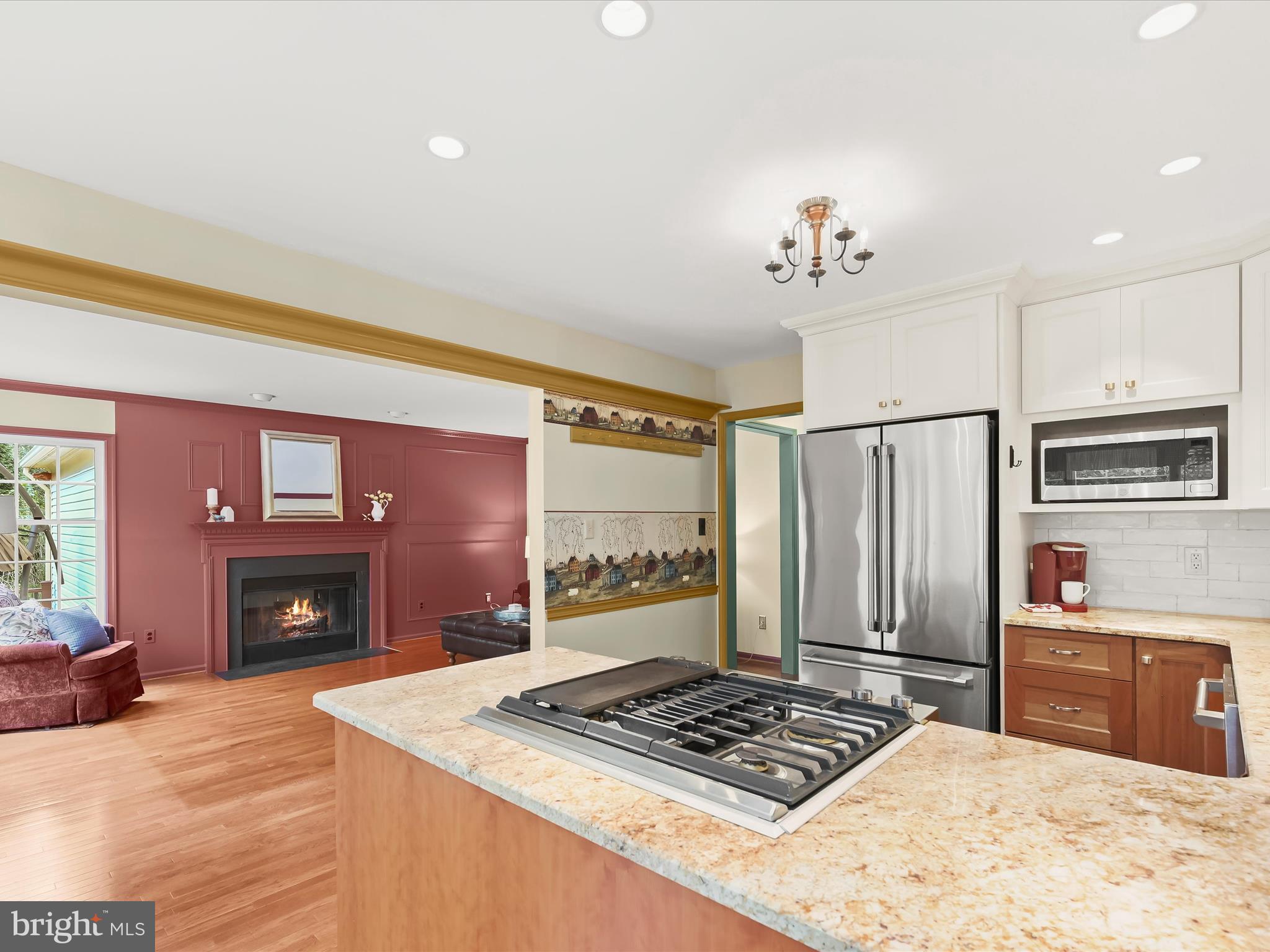 VILLAGE GATE - Residential