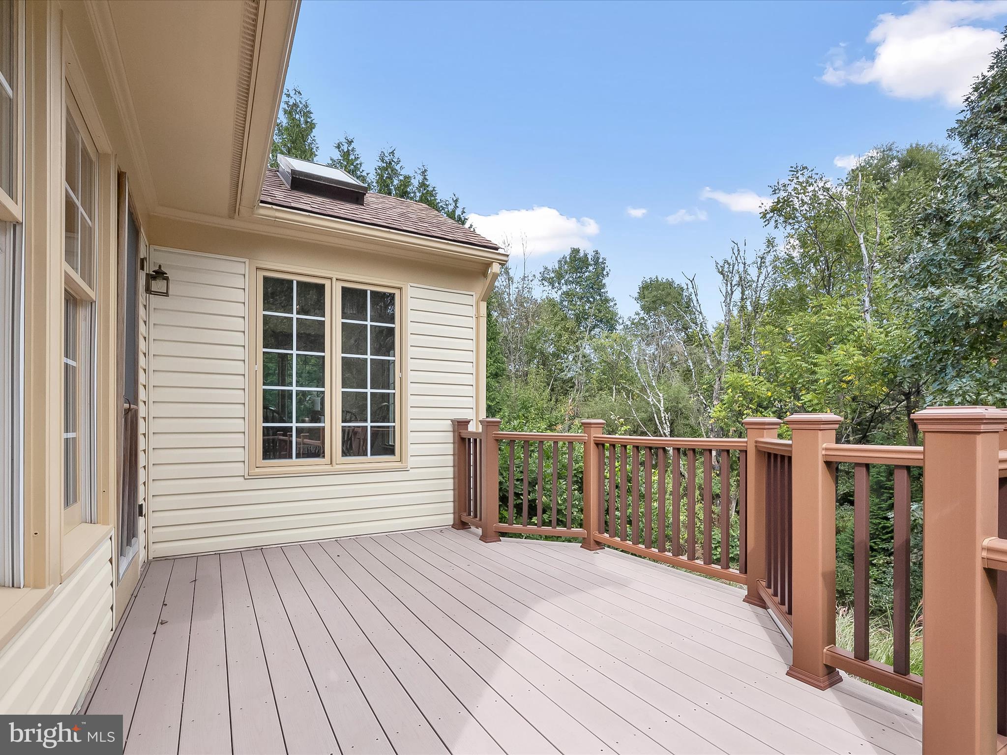 VILLAGE GATE - Residential