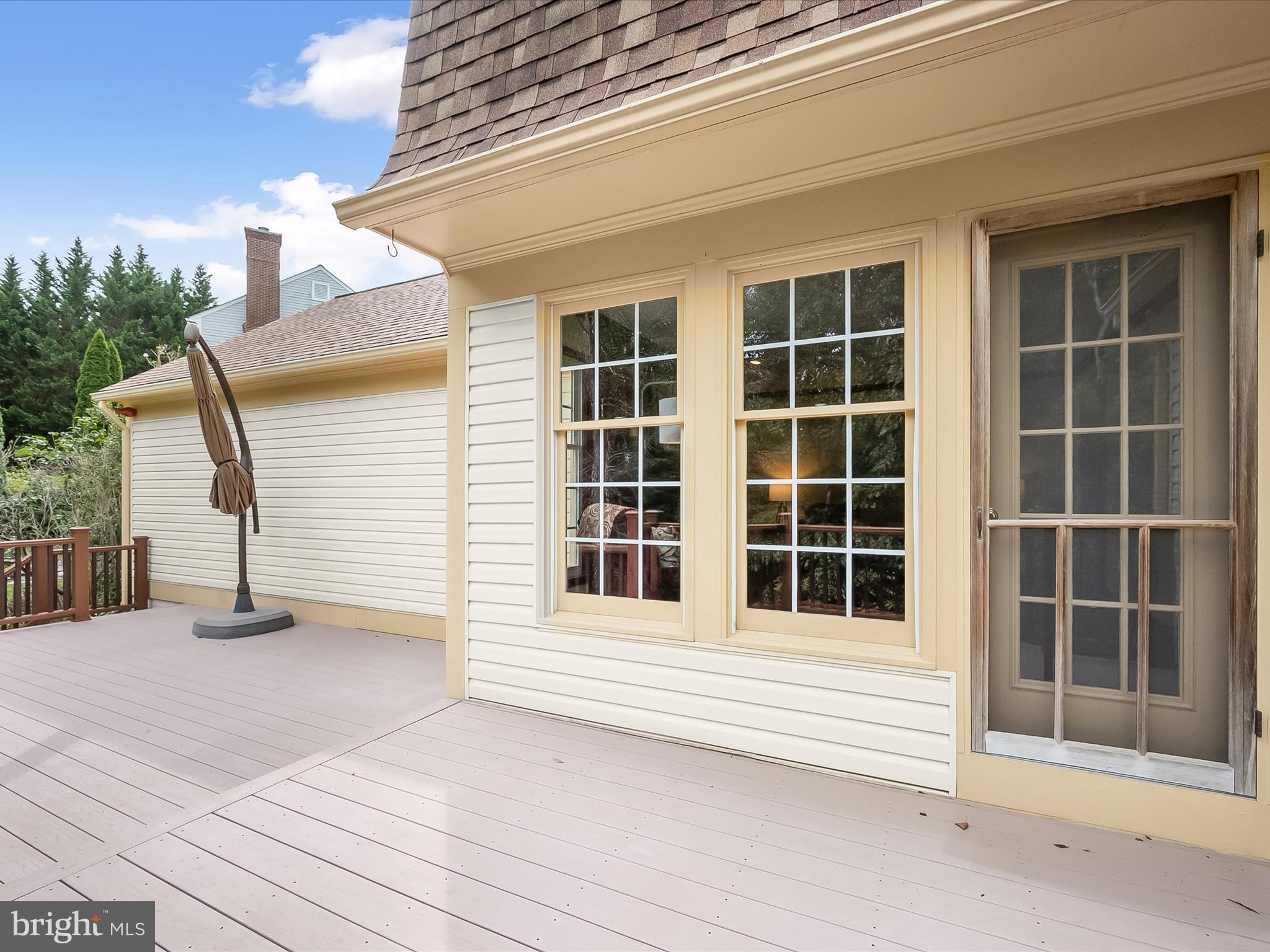 VILLAGE GATE - Residential