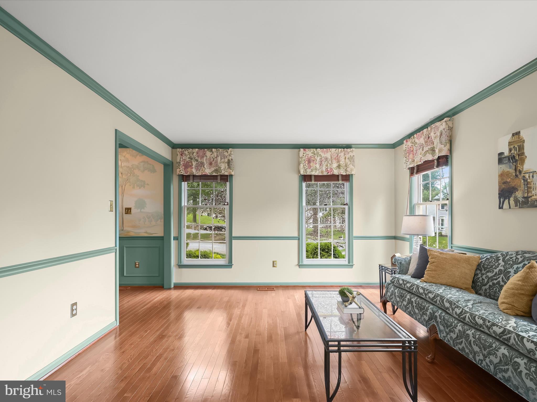 VILLAGE GATE - Residential