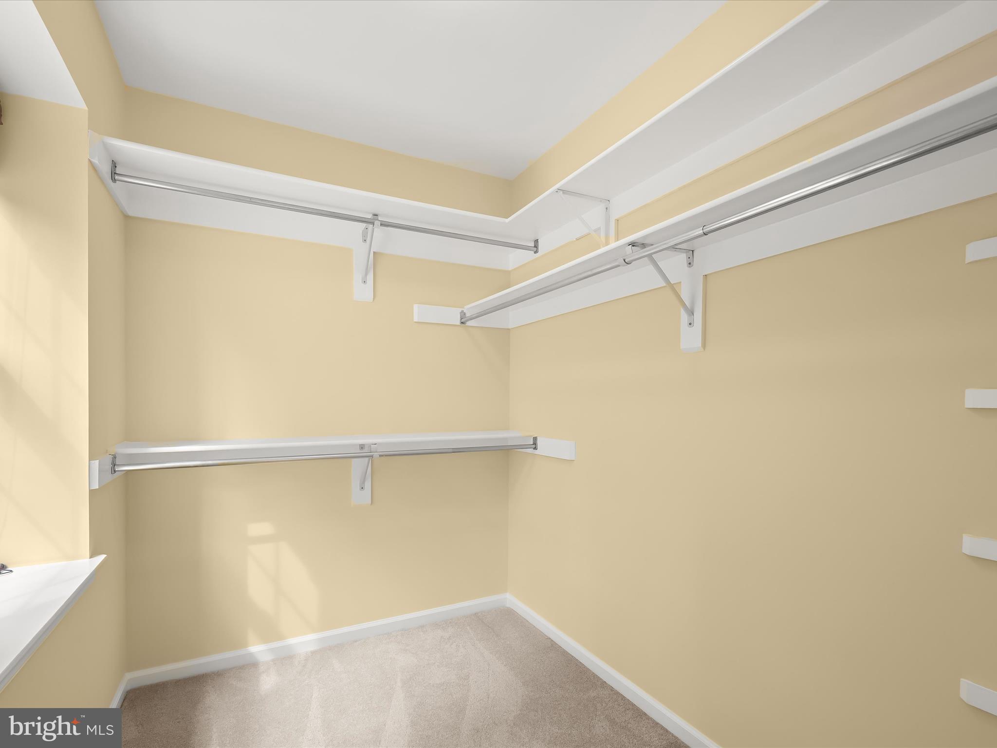 VILLAGE GATE - Residential