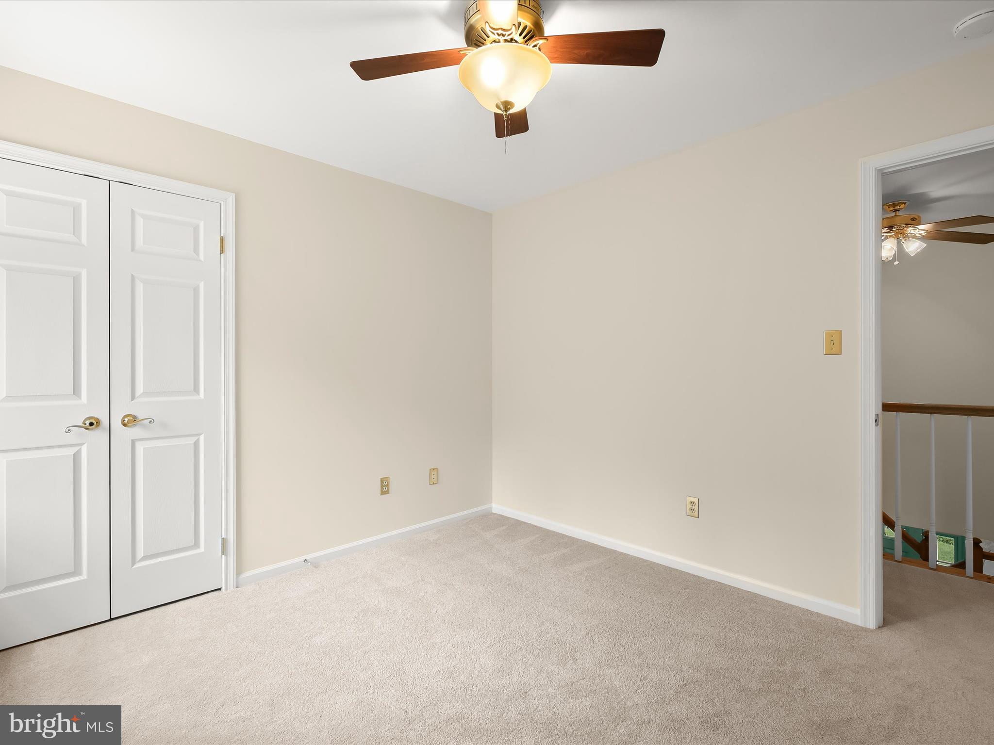 VILLAGE GATE - Residential