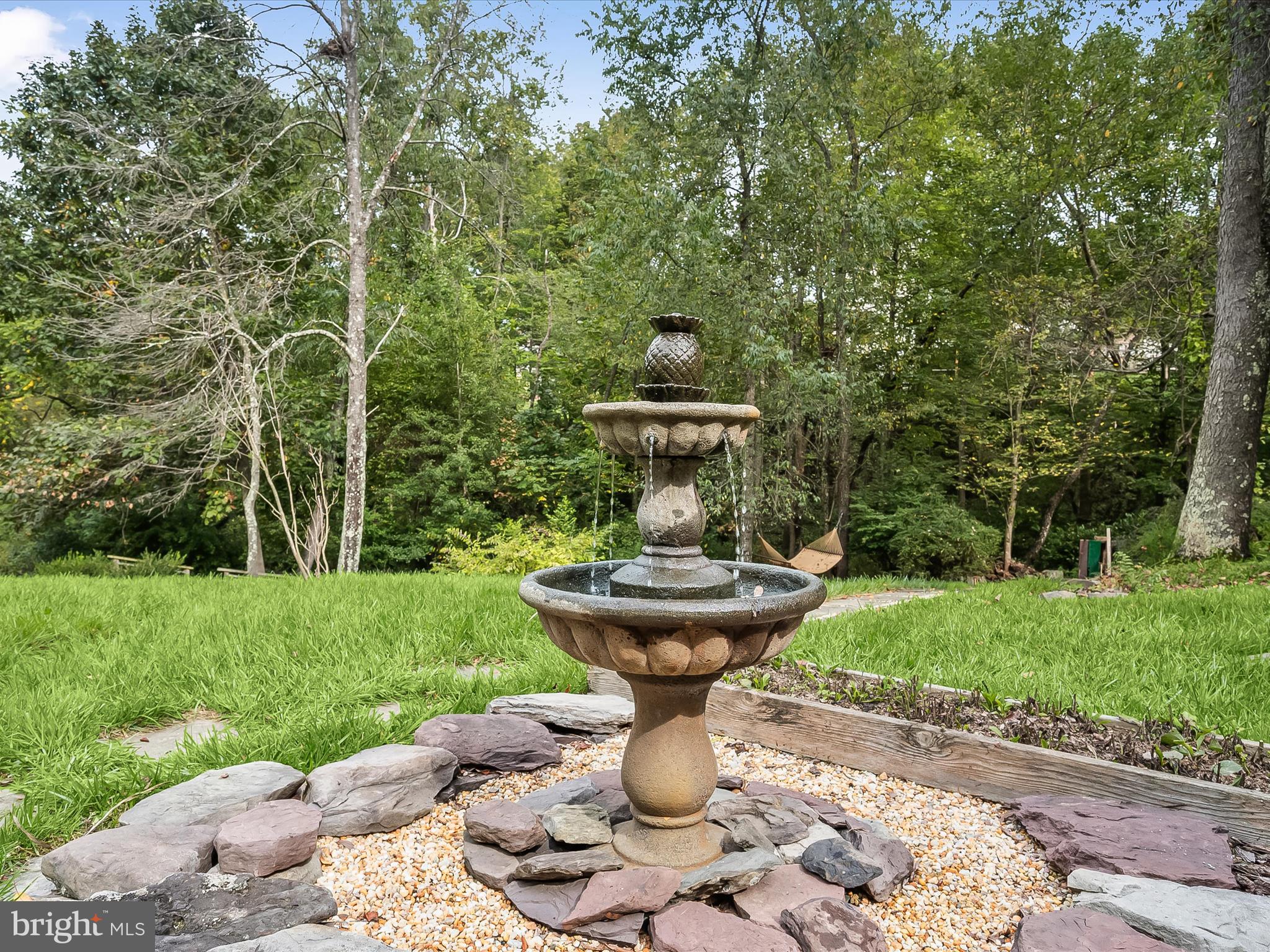 VILLAGE GATE - Residential