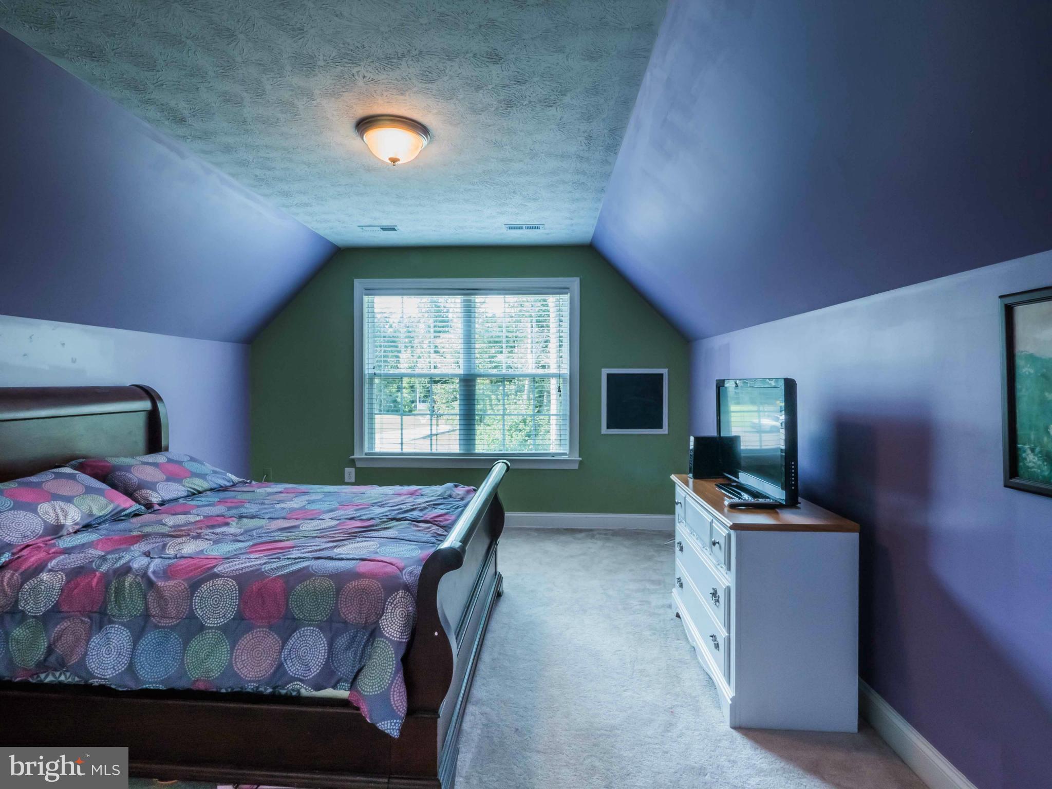 HIDDEN TREASURE - Residential