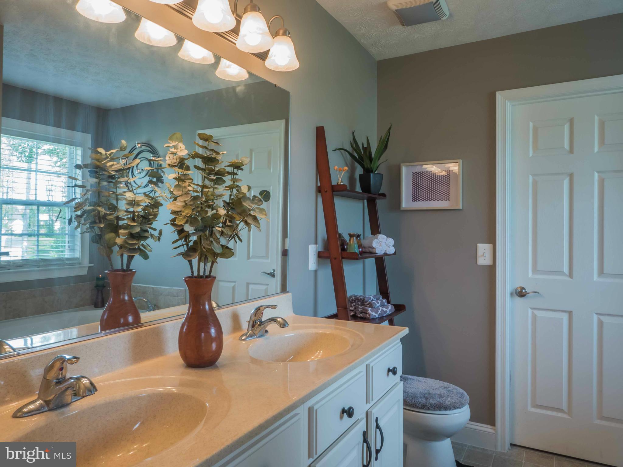 HIDDEN TREASURE - Residential