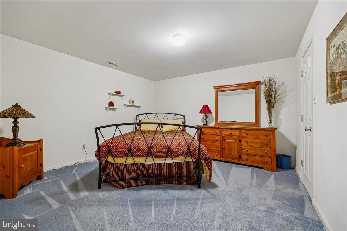 MIDDLEBROOK MANOR - Residential