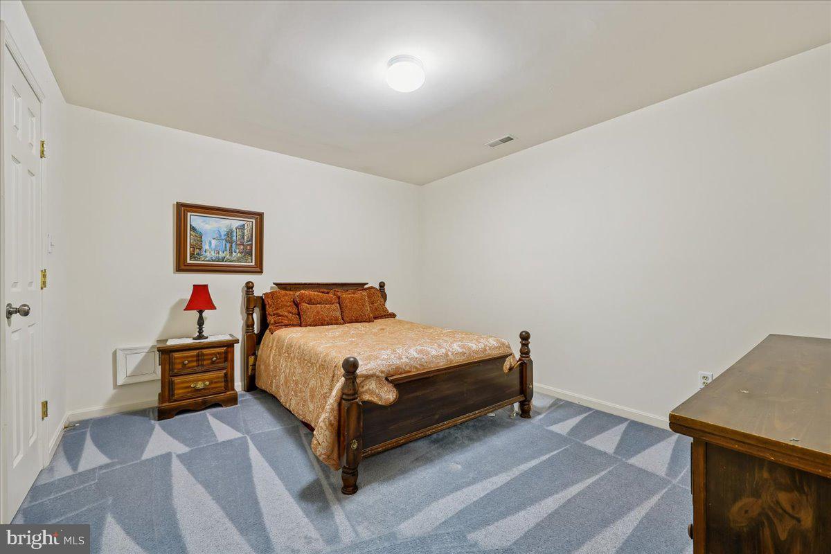 MIDDLEBROOK MANOR - Residential