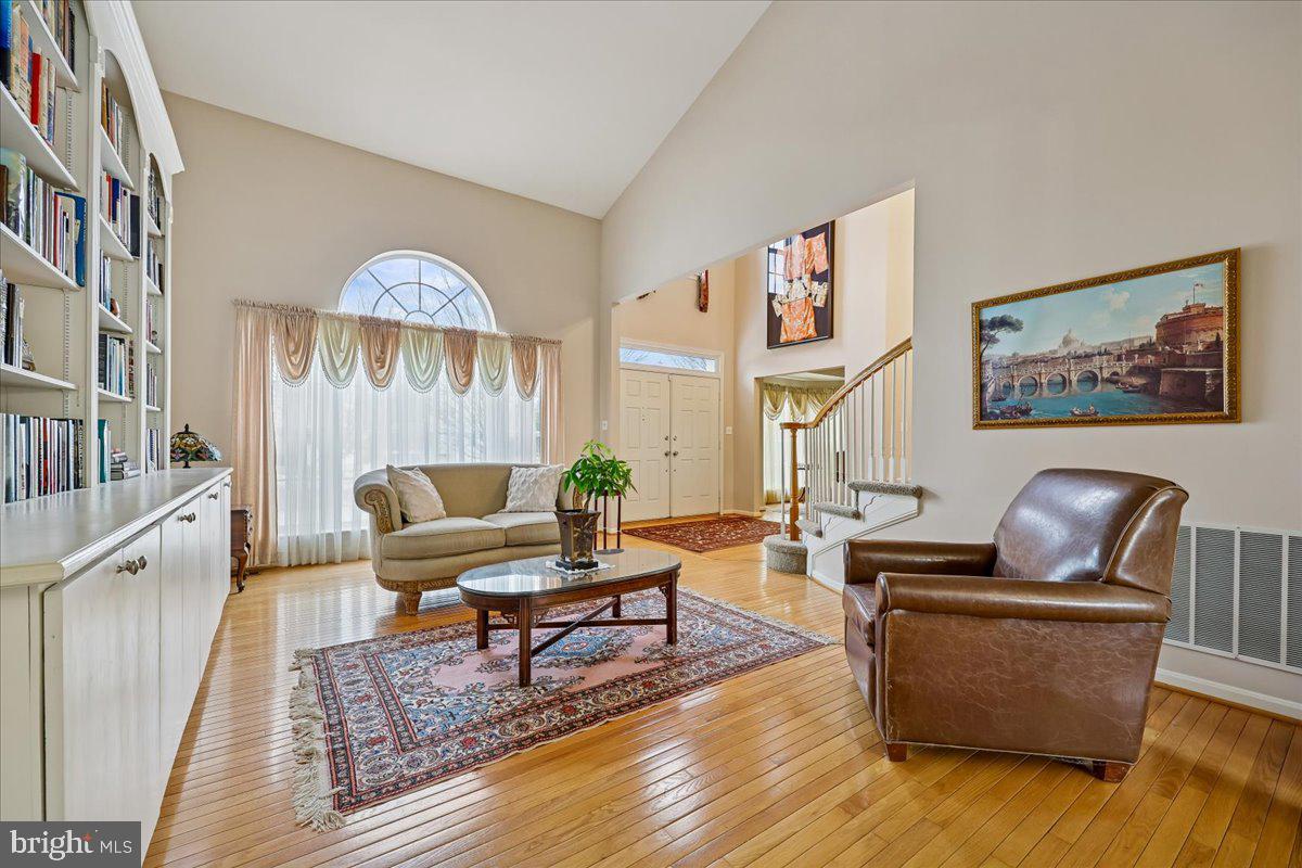 MIDDLEBROOK MANOR - Residential