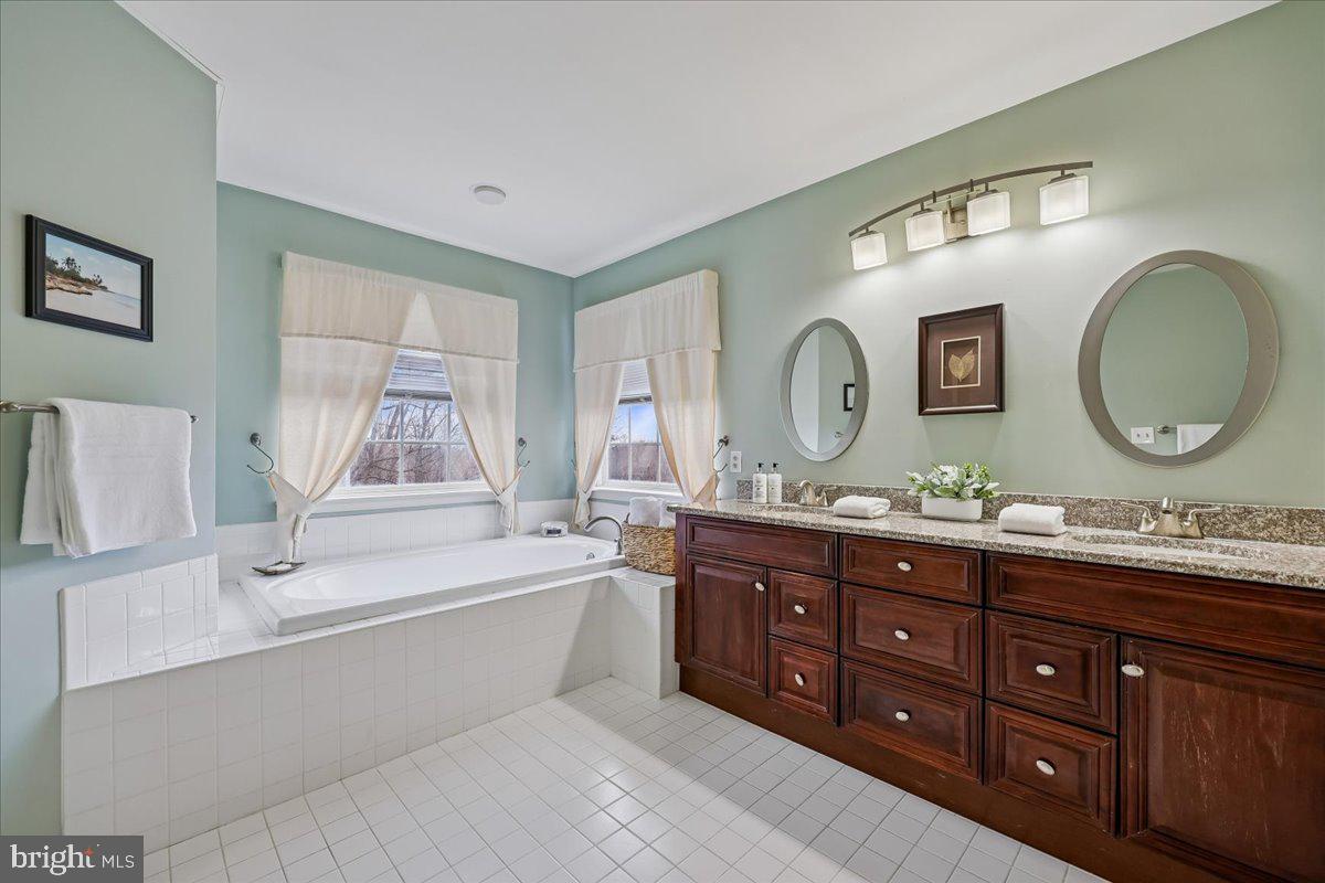 MIDDLEBROOK MANOR - Residential