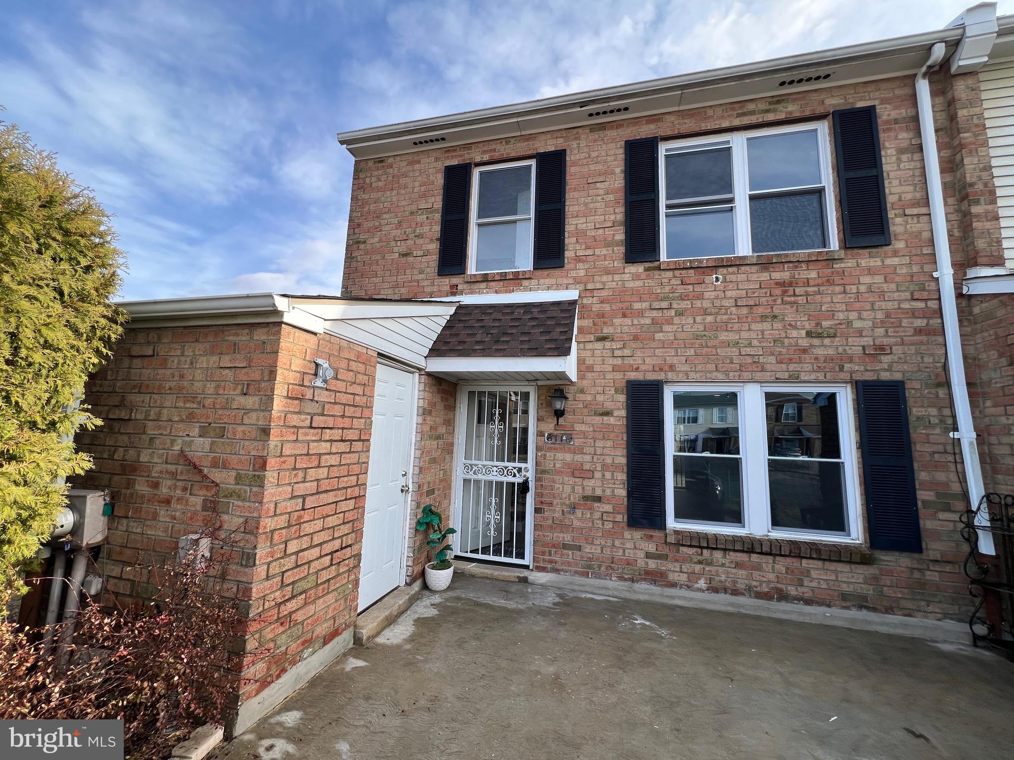 Back on the Market ....
Welcome home to Angelo Place this wonderful townhome end unit has a fenced in spacious yard, off street parking, & plenty of exterior storage . The interior features 3 ample size bedrooms with closet space, an uniquely situated owner suite bathrm that also has dual access from the hallway, laminated floors throughout the property, new vinyl windows, freshly painted interior , updated kitchen with granite countertops and modern cabinets and appliances , formal dining rm with access to the rear yard through slide glass doors, and spacious living room with a well placed powder rm and laundry rm with newer mechanicals.