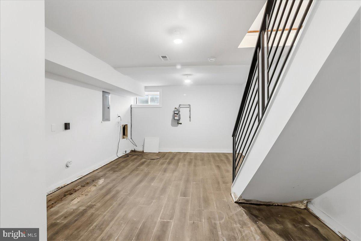 POINT BREEZE - Residential