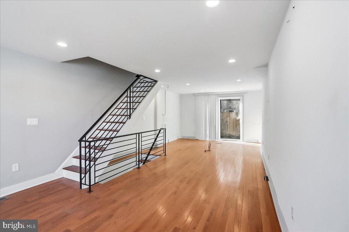 POINT BREEZE - Residential