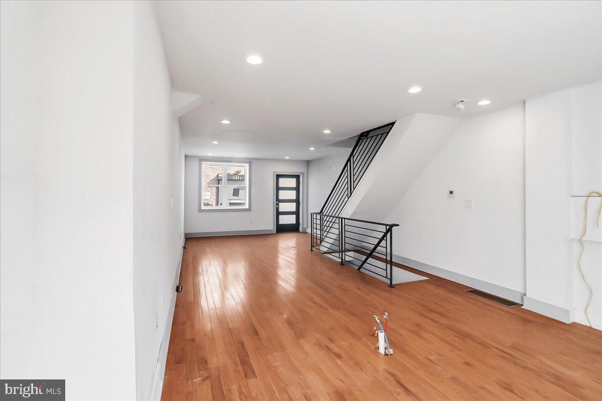 POINT BREEZE - Residential