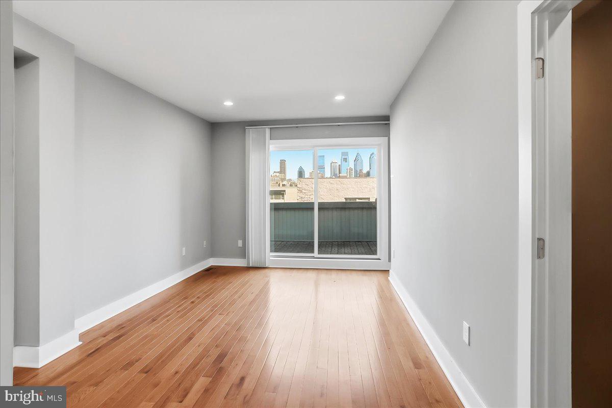 POINT BREEZE - Residential