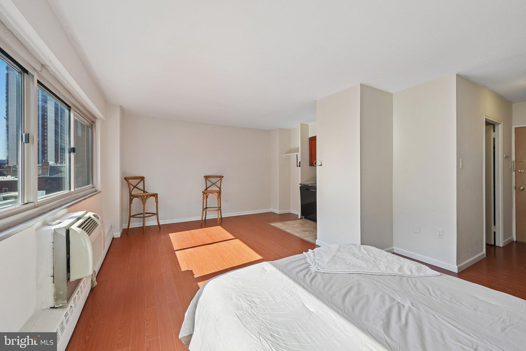 2101 CHESTNUT STREET 606