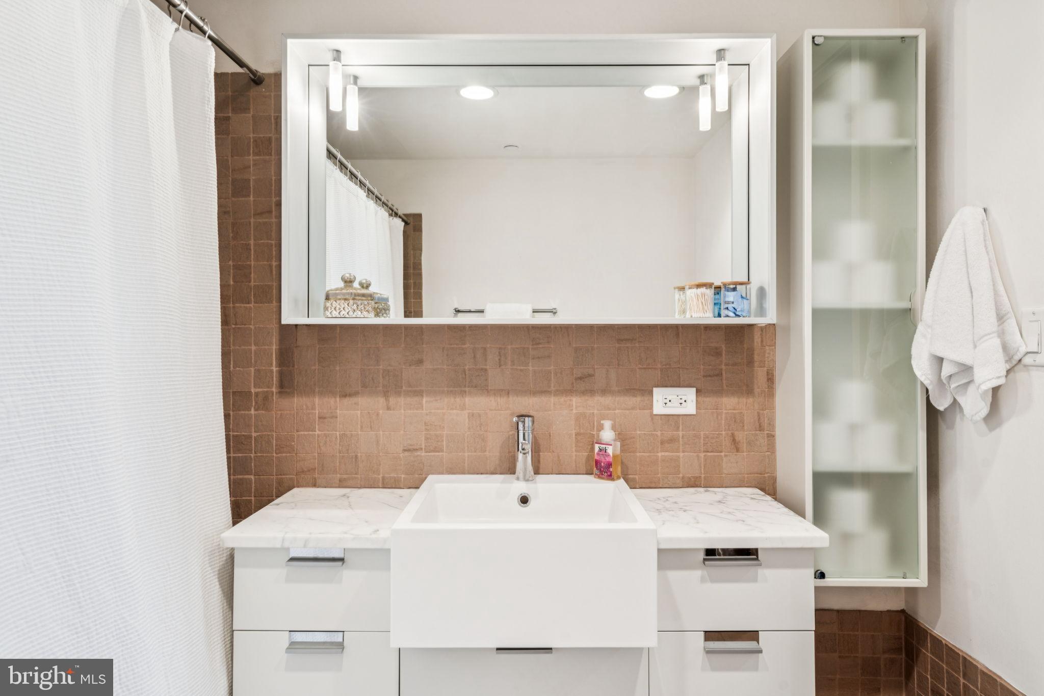 WASHINGTON SQ WEST - Residential