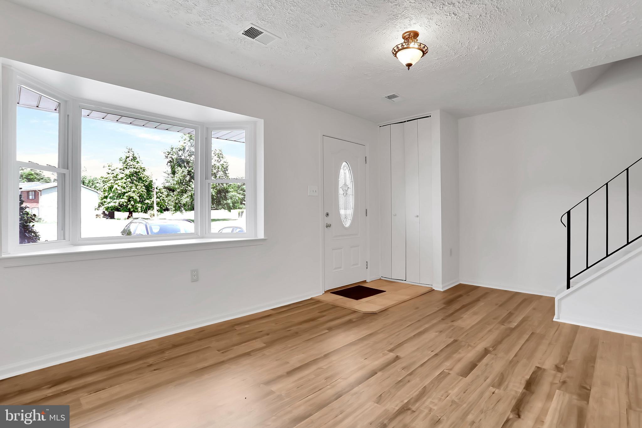 SURRY SQUARE - Residential