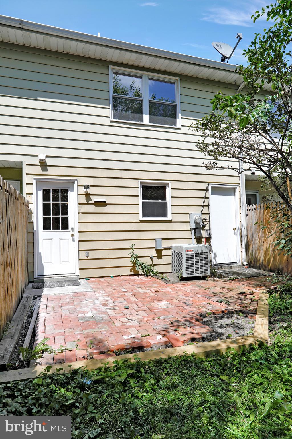 SURRY SQUARE - Residential