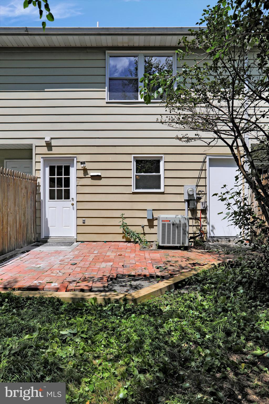 SURRY SQUARE - Residential