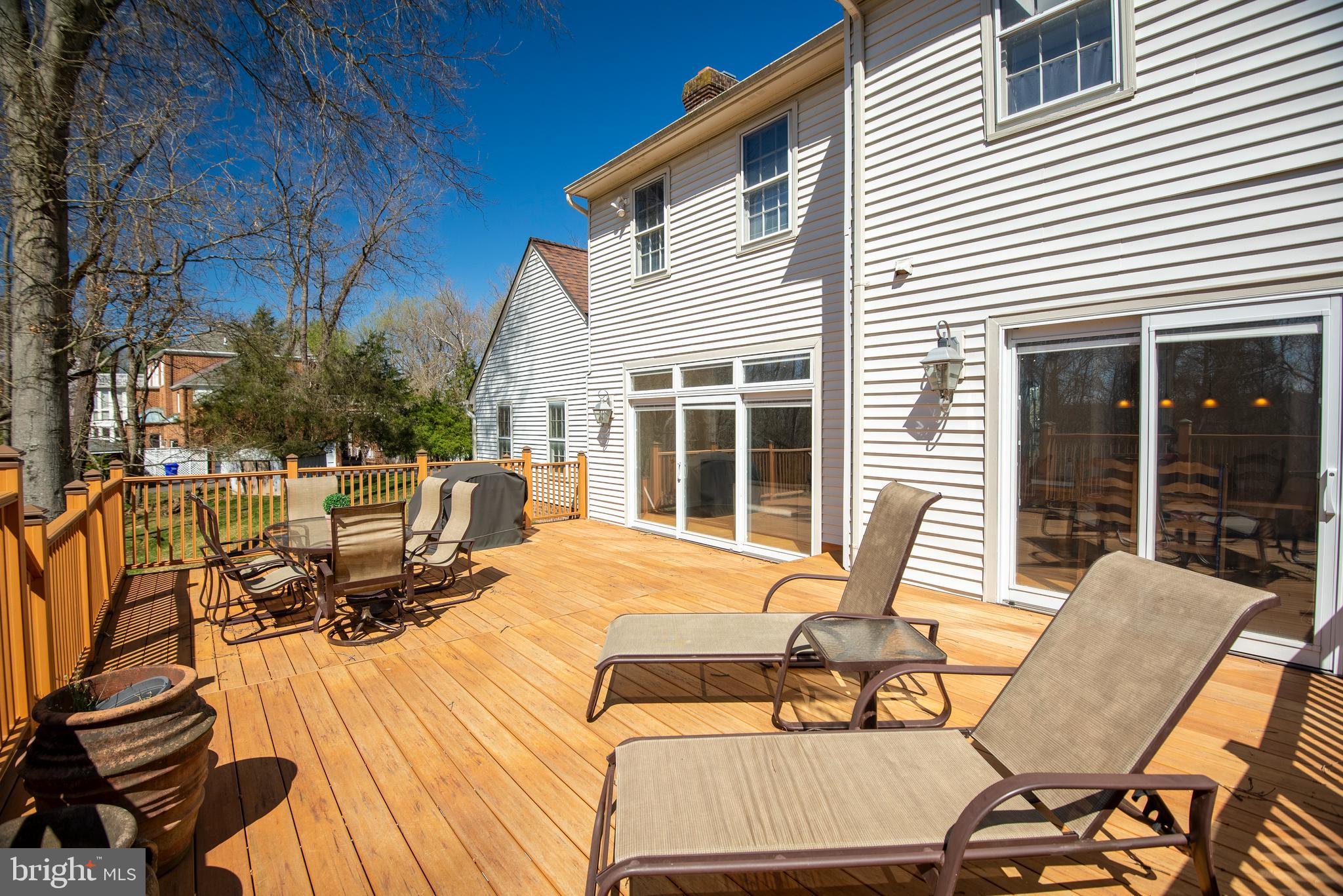 RIVERS EDGE - Residential