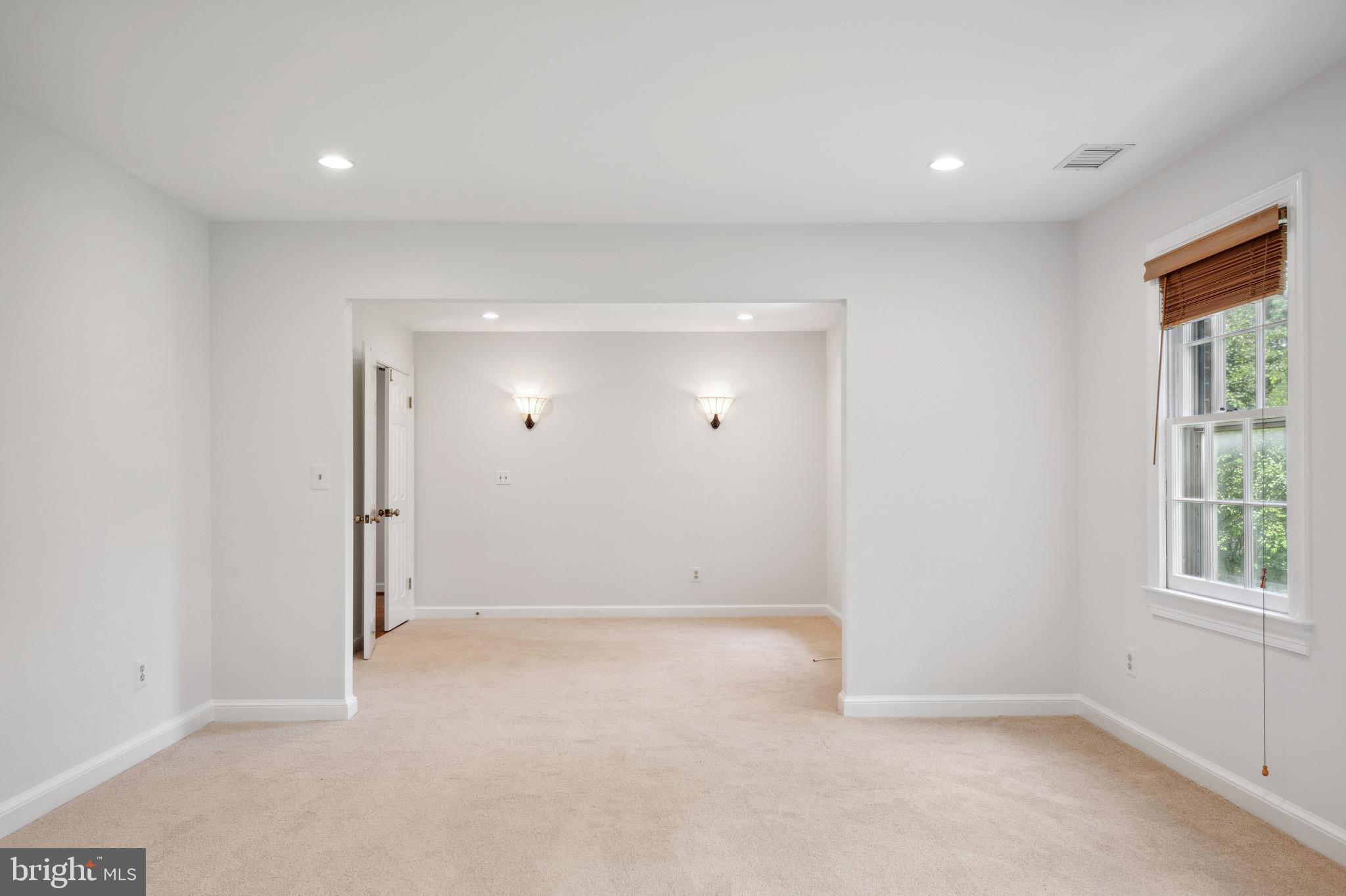 RIVERS EDGE - Residential