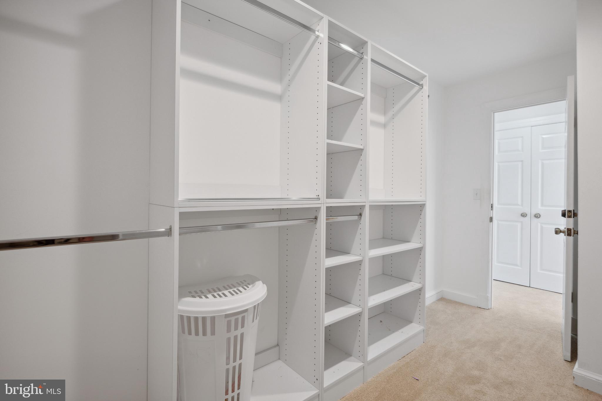 RIVERS EDGE - Residential