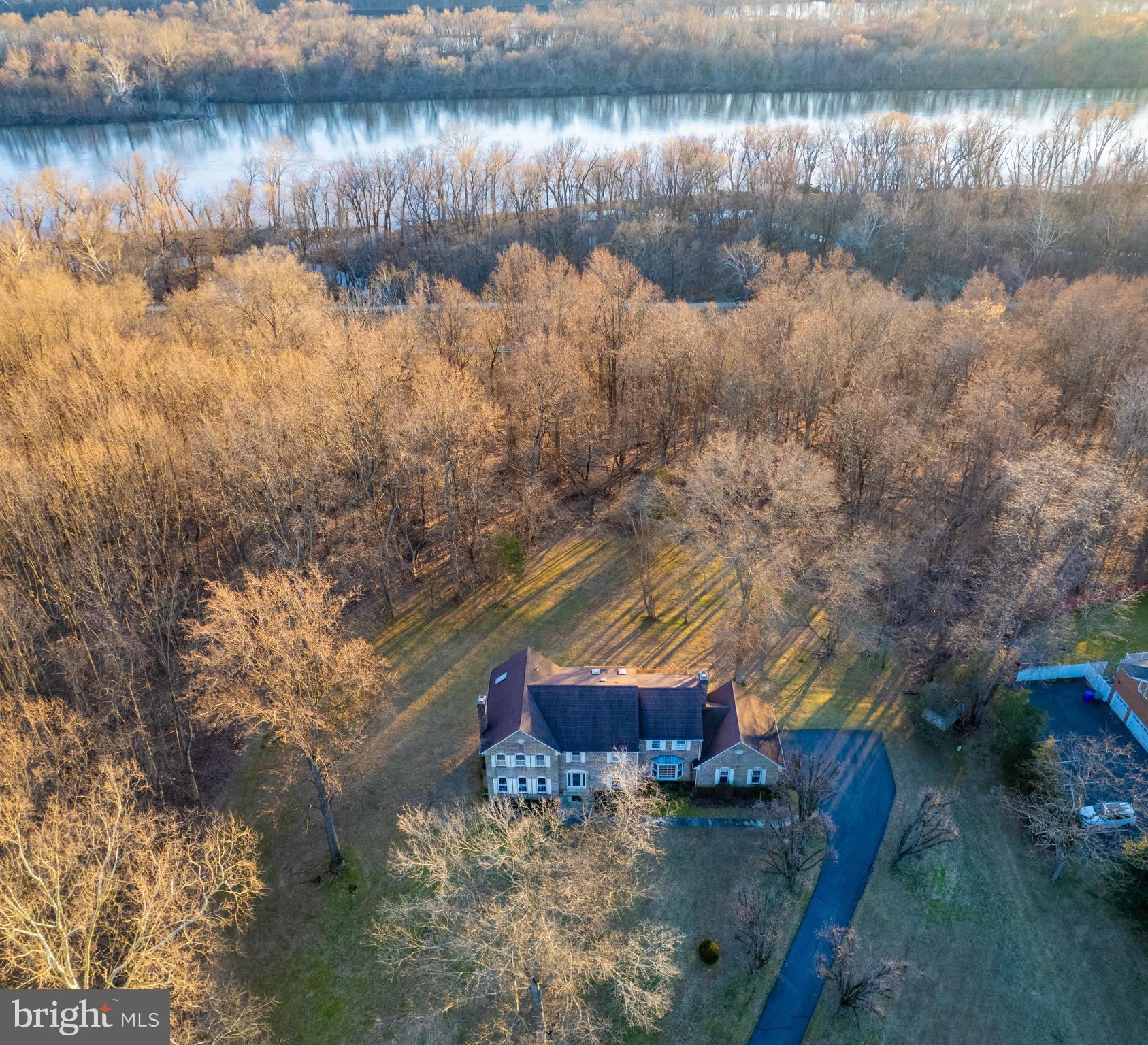 RIVERS EDGE - Residential