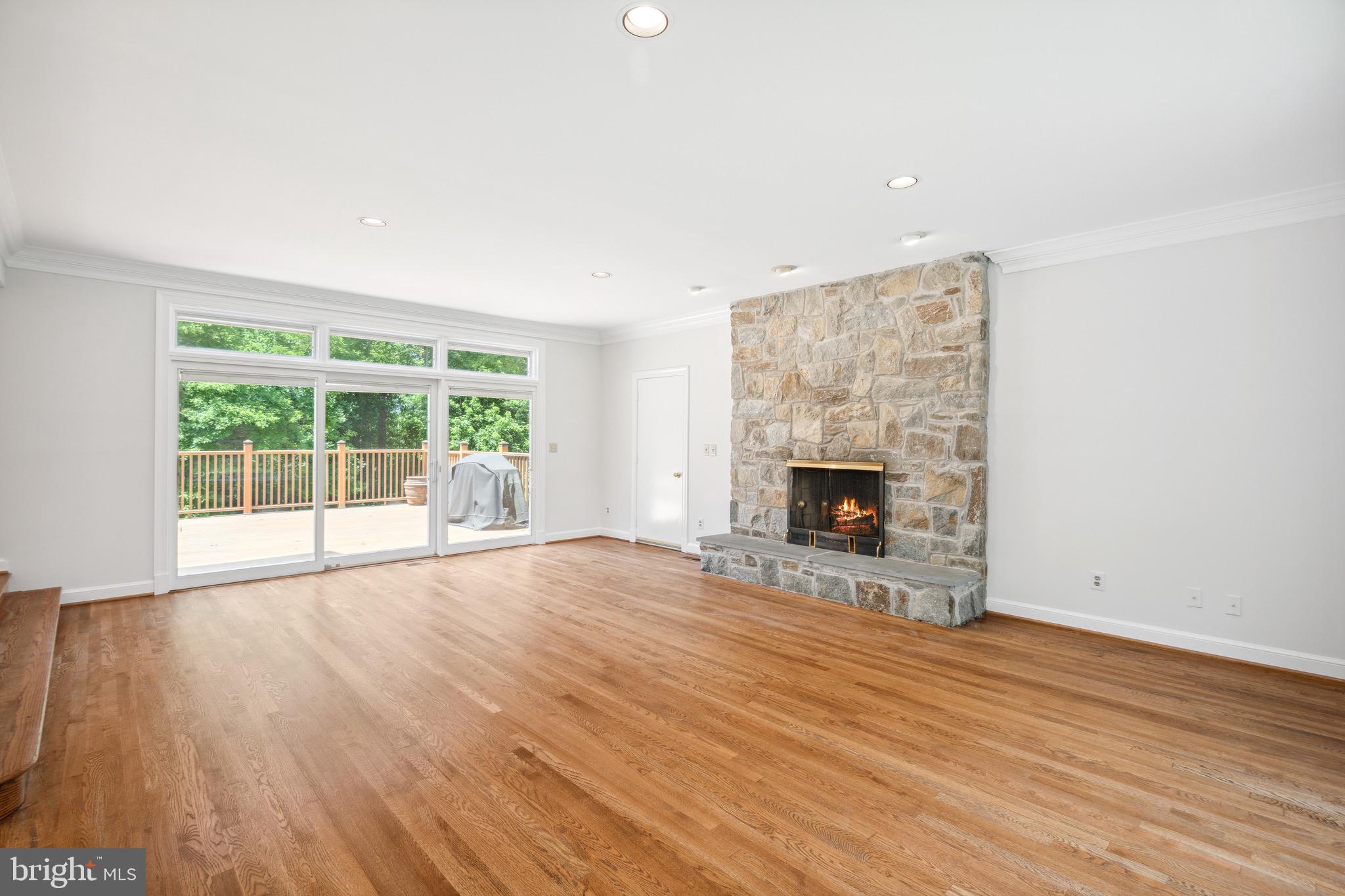 RIVERS EDGE - Residential