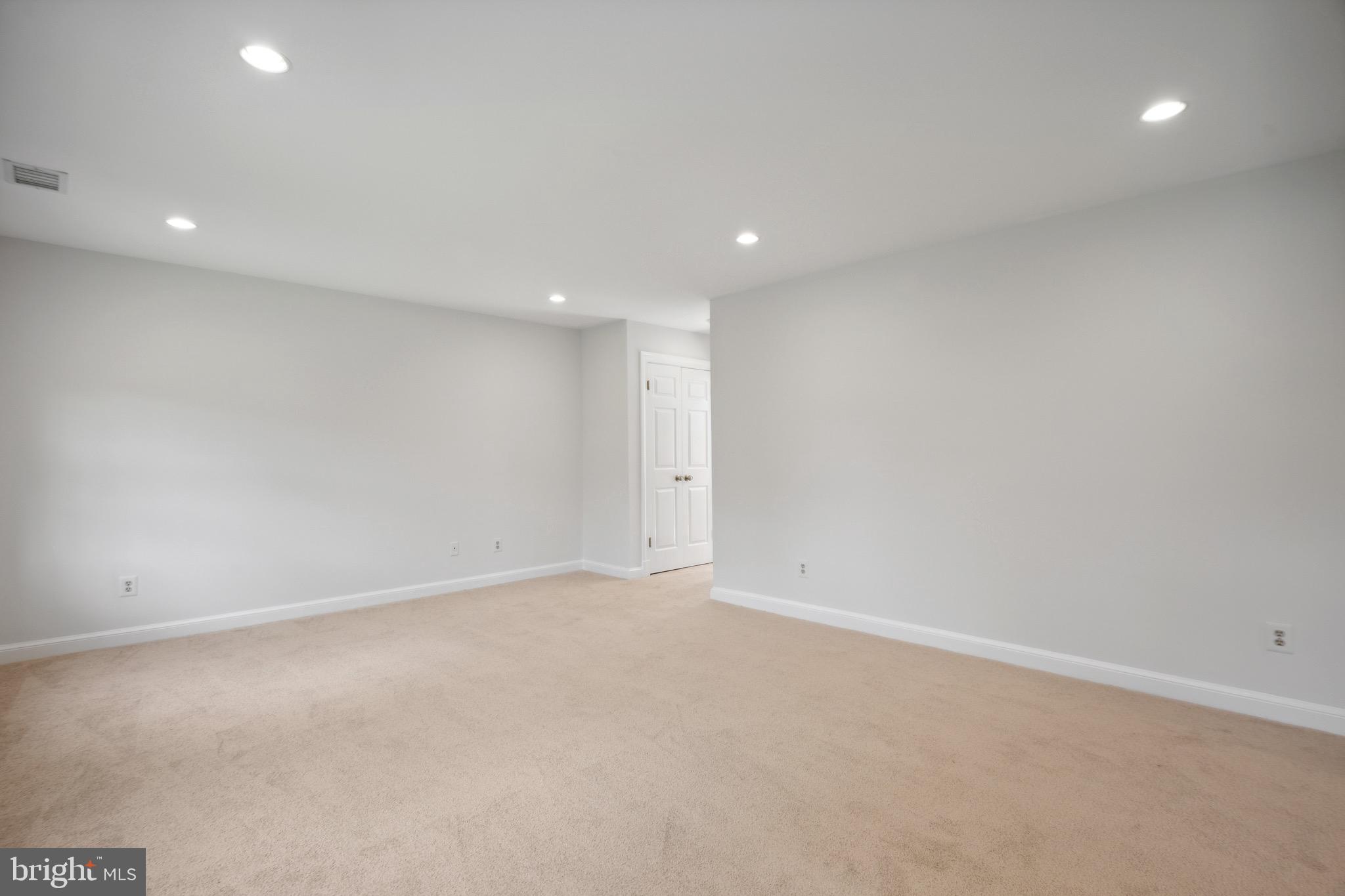 RIVERS EDGE - Residential