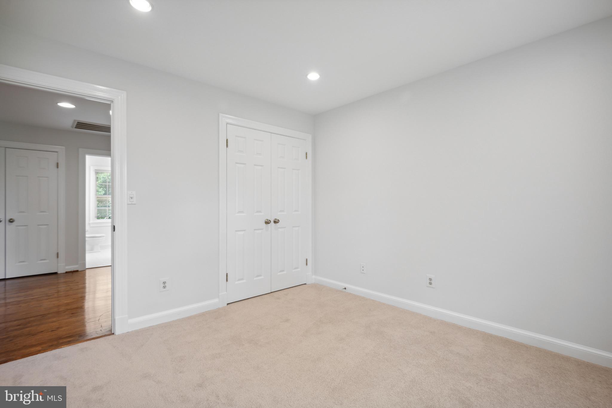 RIVERS EDGE - Residential