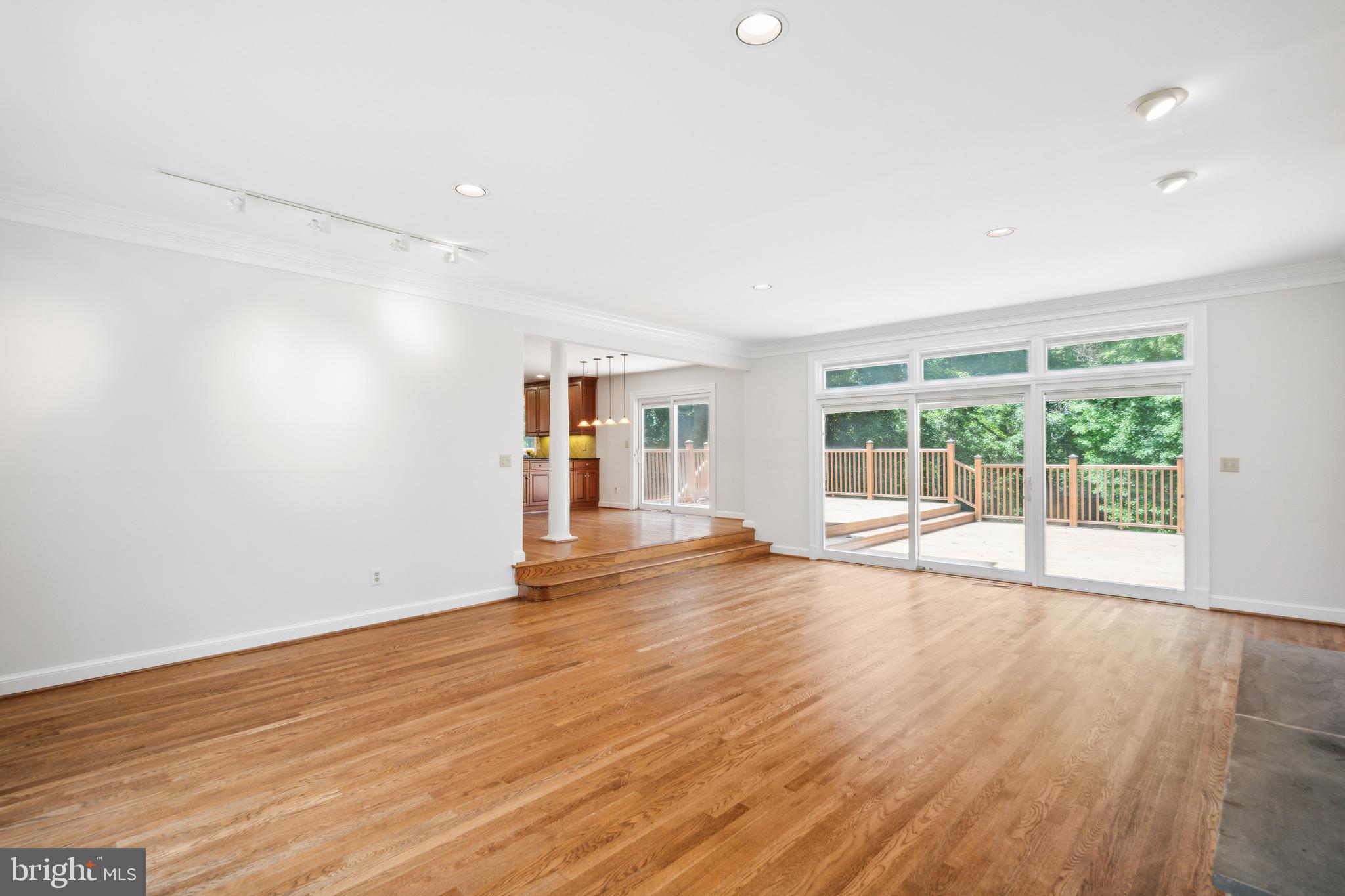 RIVERS EDGE - Residential