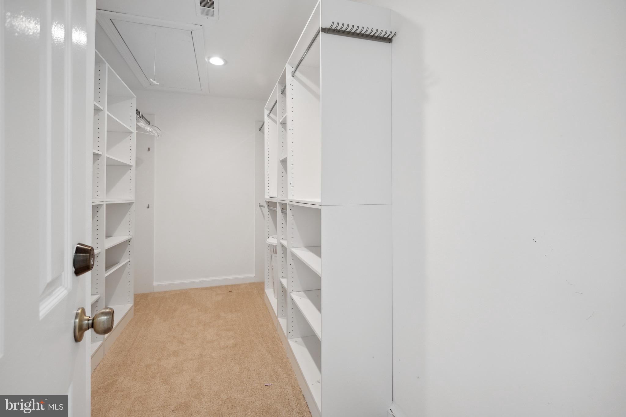 RIVERS EDGE - Residential