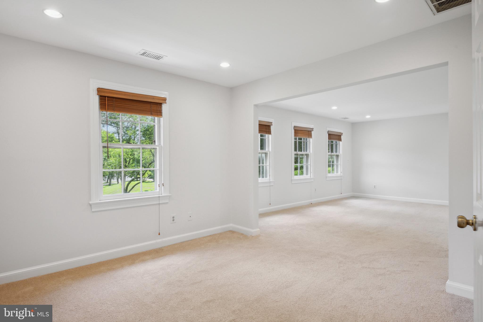 RIVERS EDGE - Residential