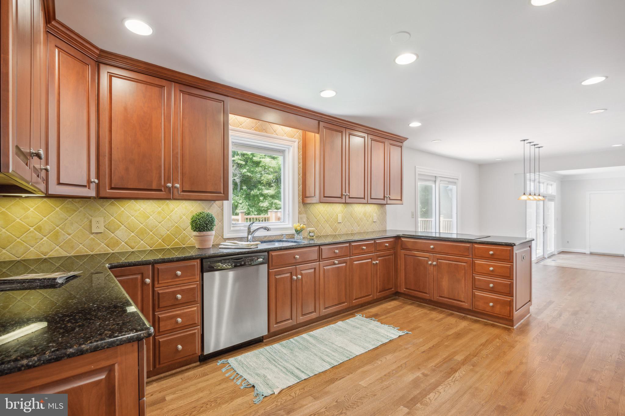 RIVERS EDGE - Residential