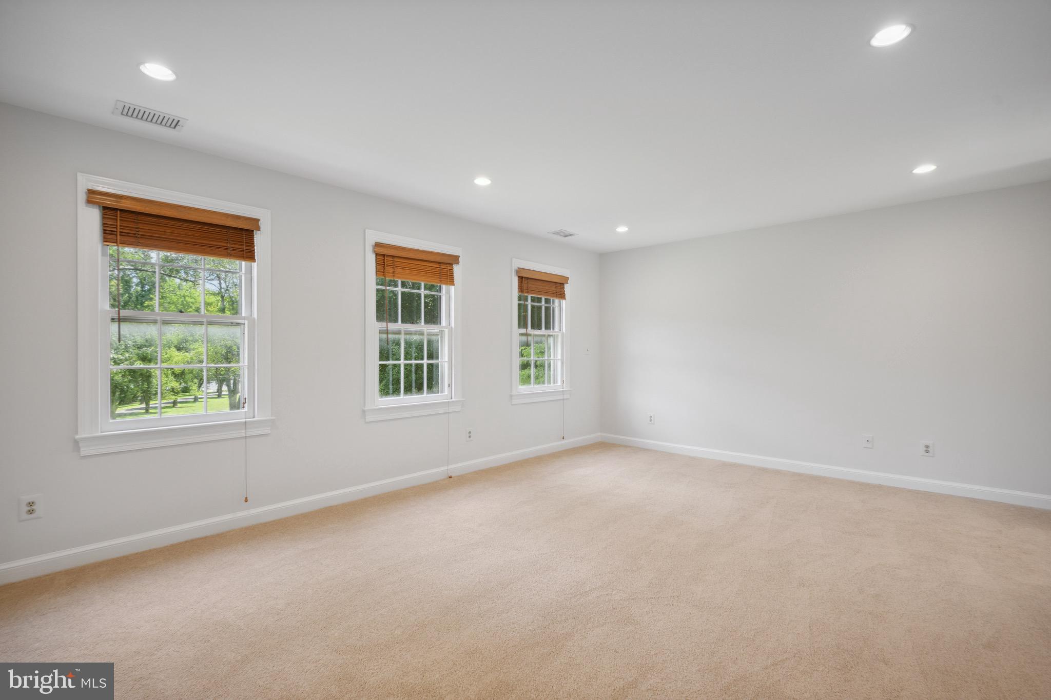 RIVERS EDGE - Residential