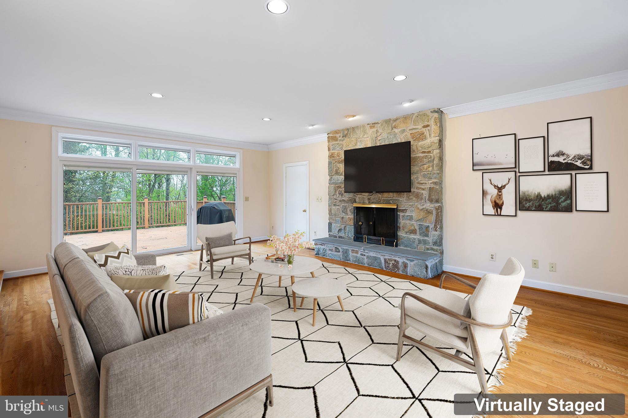 RIVERS EDGE - Residential