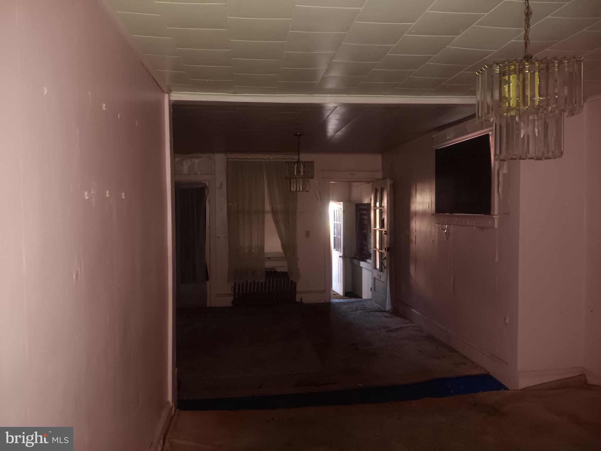 21 N WESTFIELD AVENUE