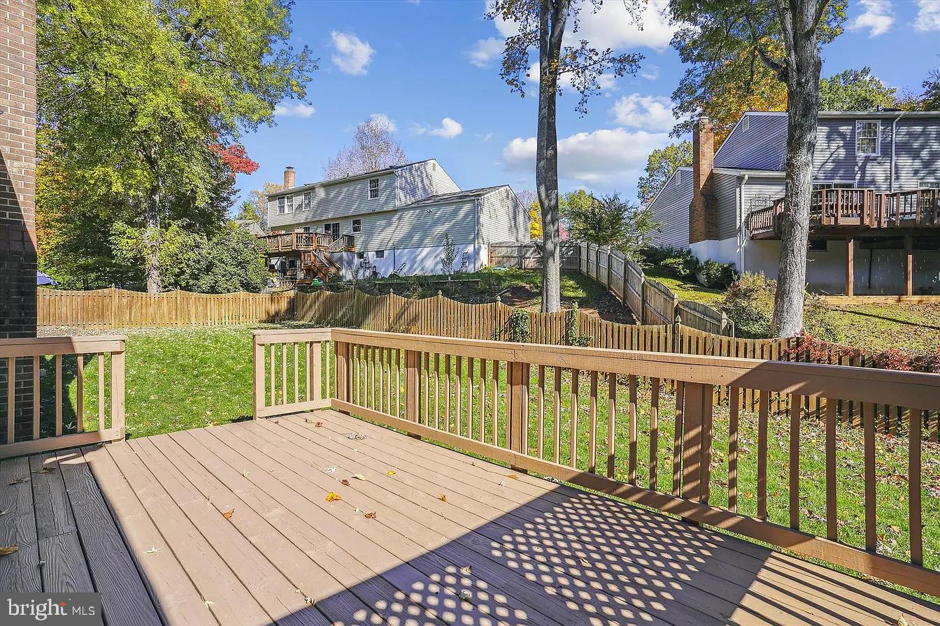 15421 AUTUMN LANE
