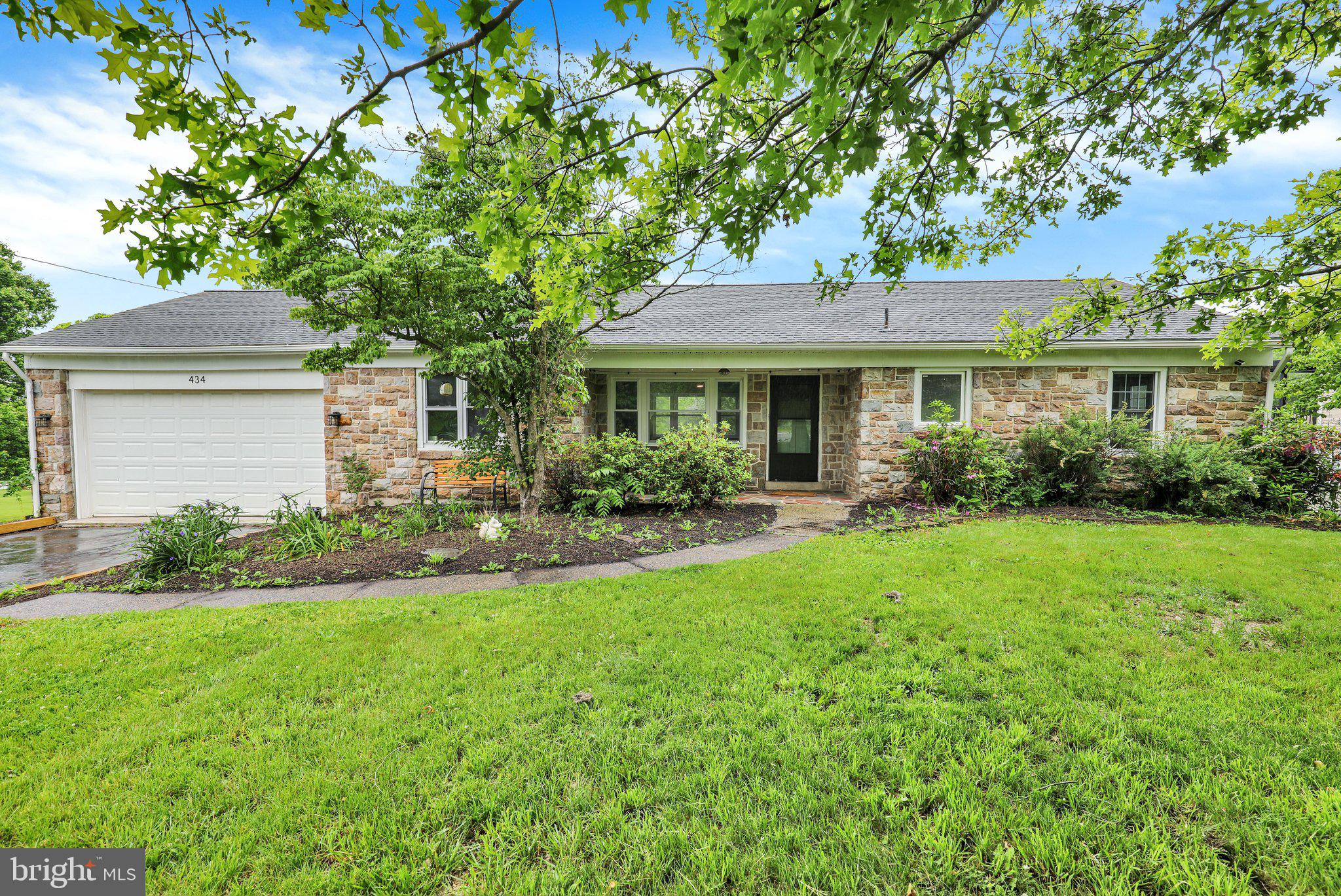 434 E MOYER ROAD