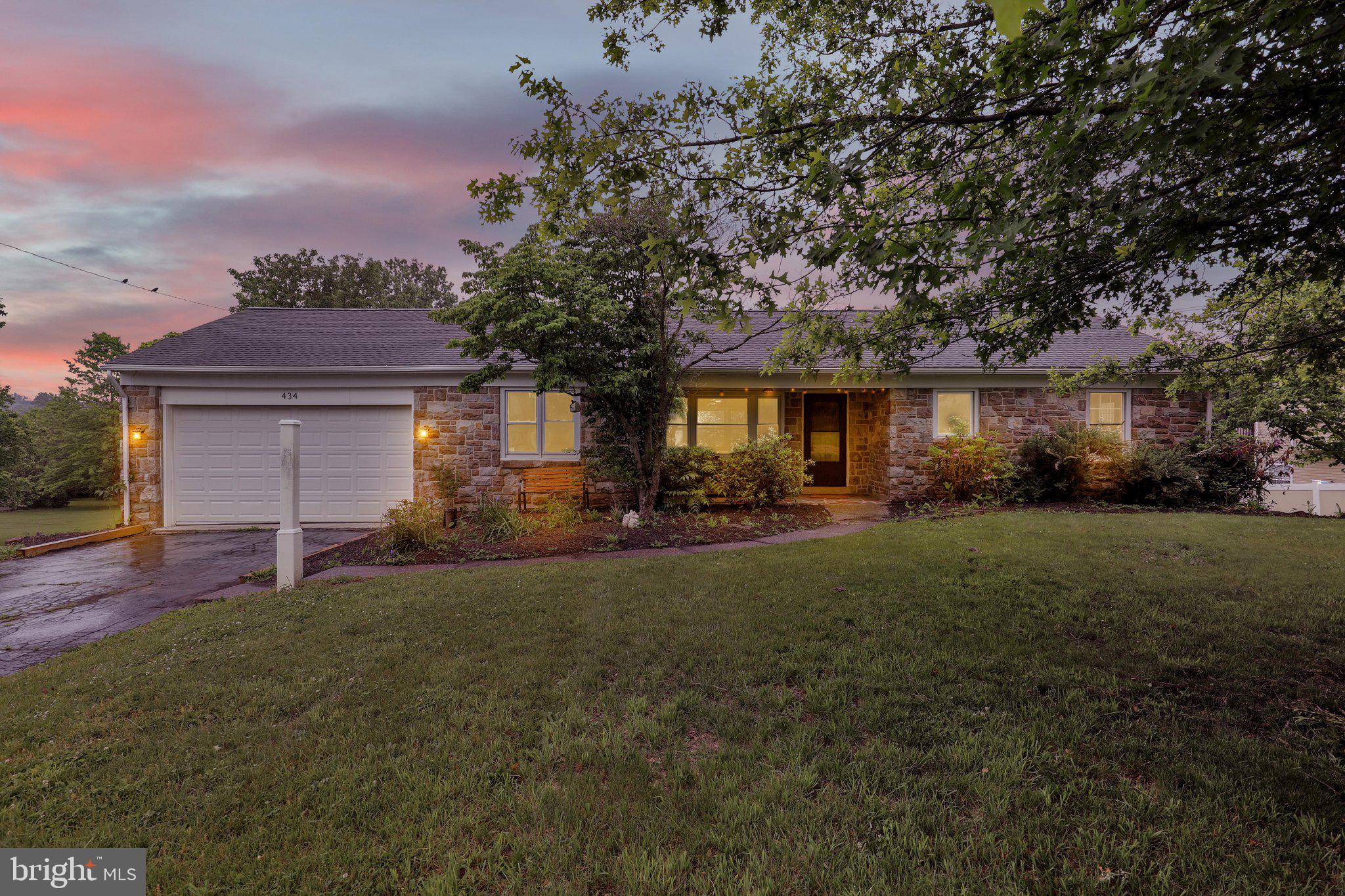 434 E MOYER ROAD