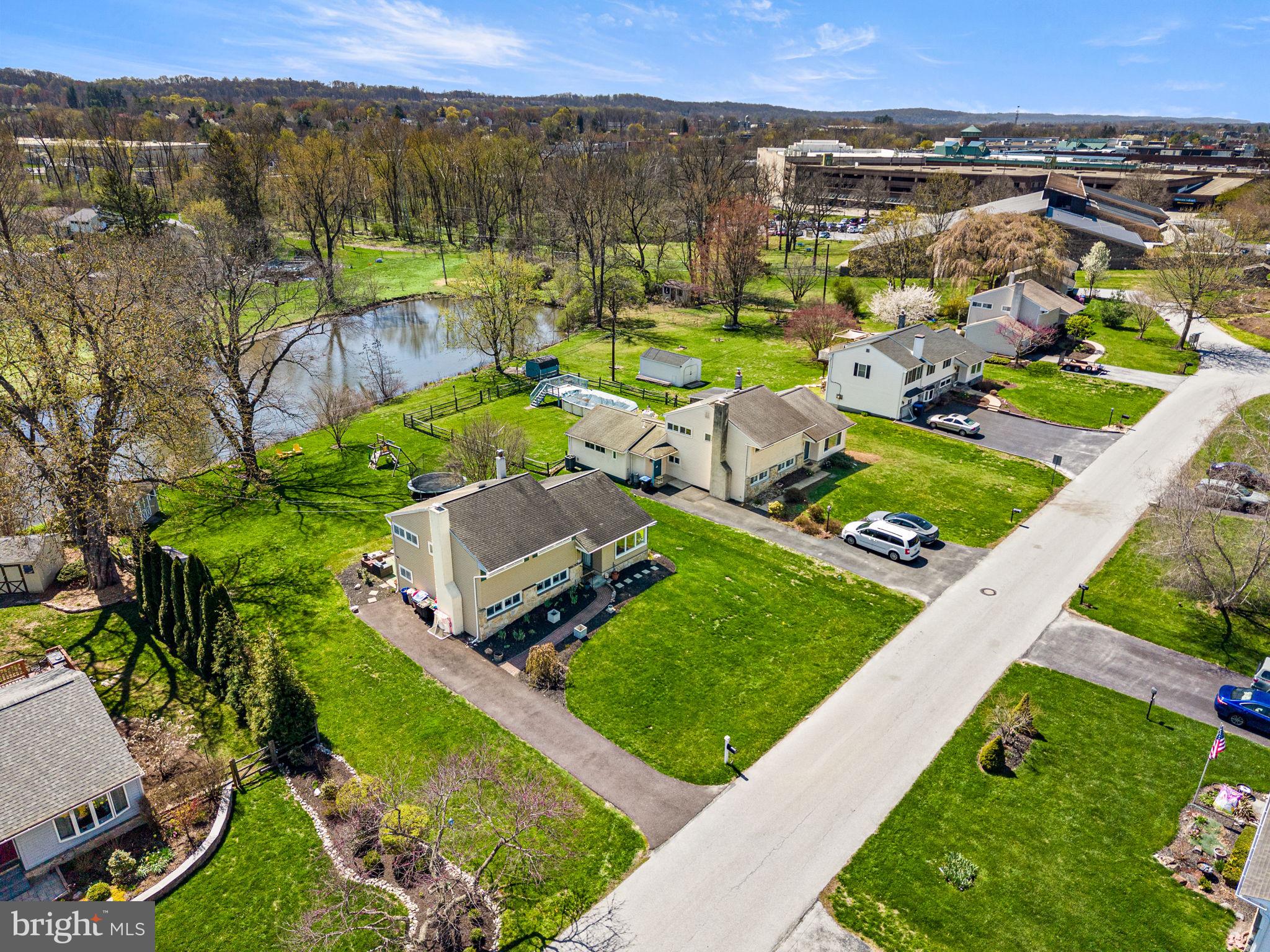 MEADOWBROOK - Residential