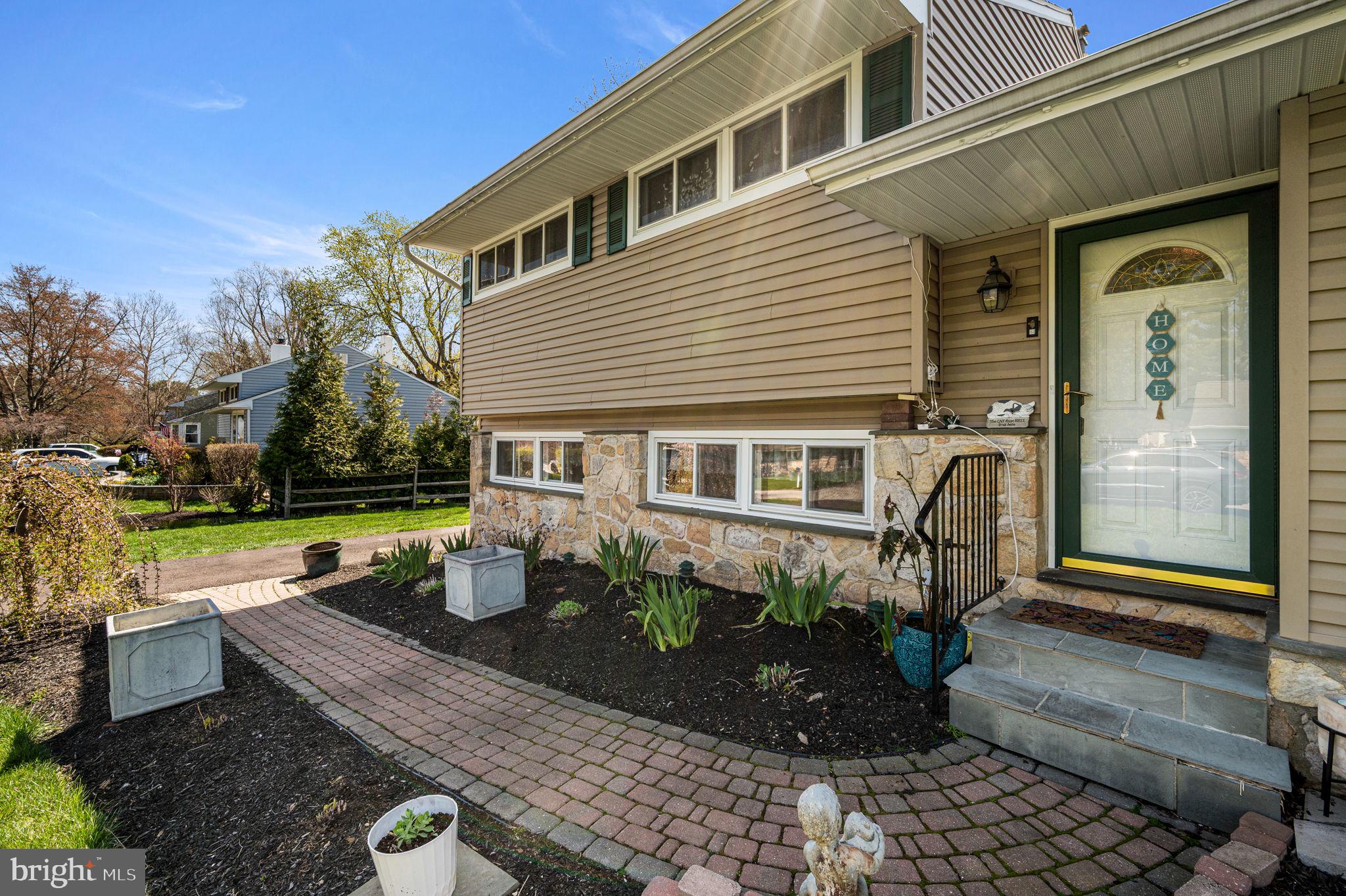 MEADOWBROOK - Residential