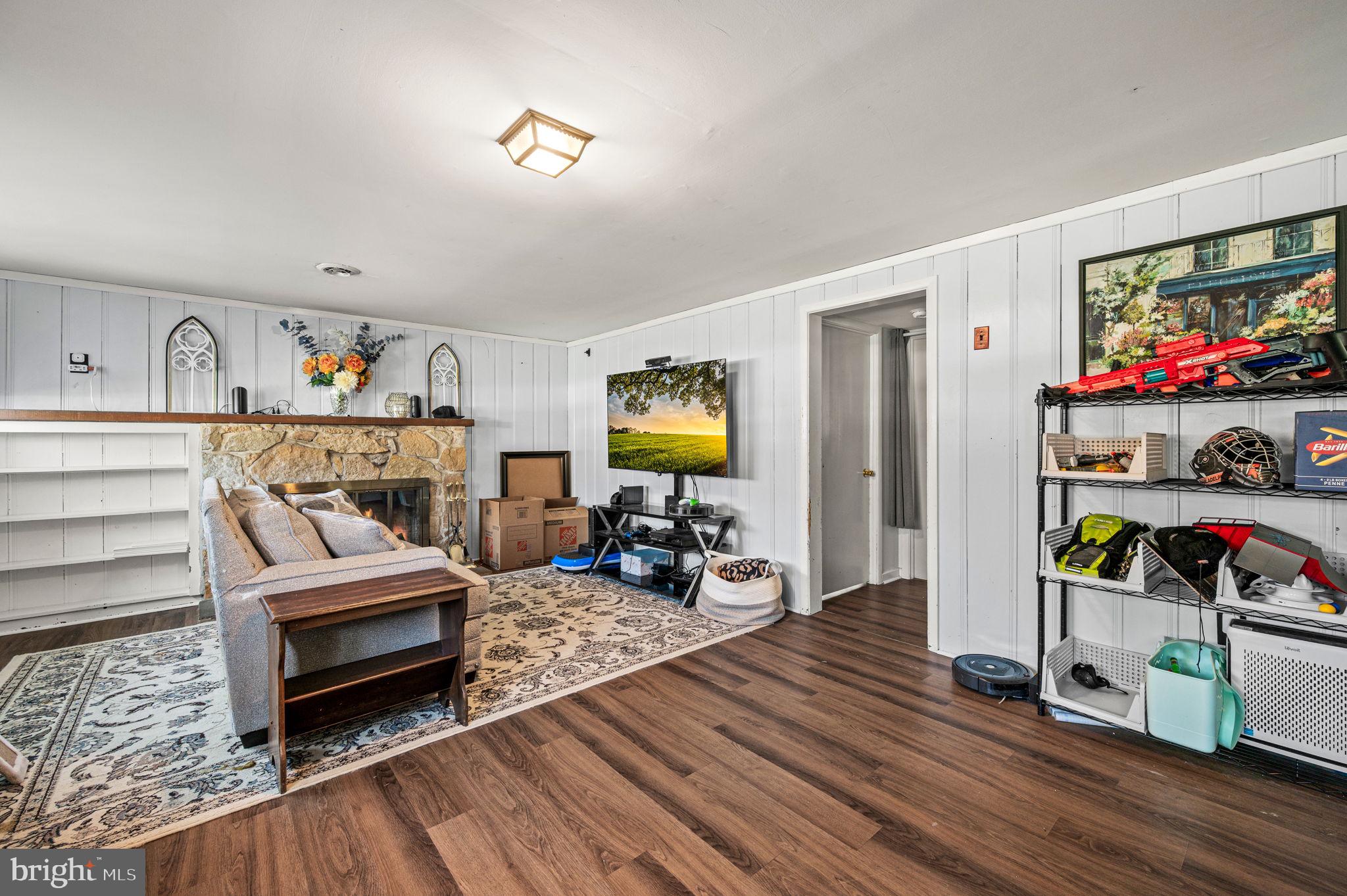 MEADOWBROOK - Residential